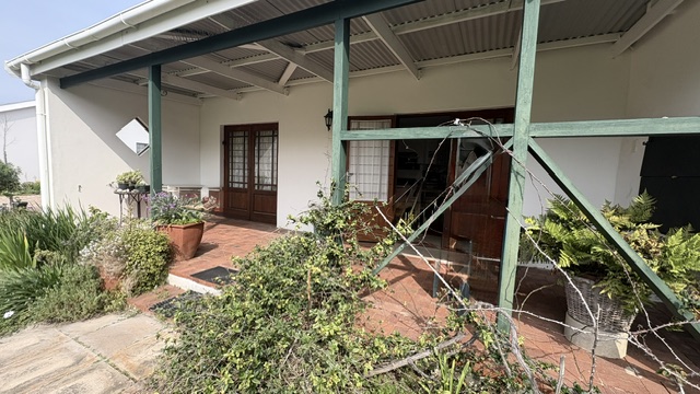 2 Bedroom Property for Sale in Sandbaai Western Cape